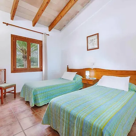 Schoene In Der Naehe Von Cala Sant Vicenc *